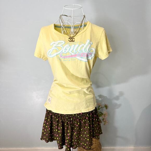 The cutest vintage 90s y2k classic oz ‘Bondi beach’ butter yellow tee shirt - Picture 2 of 7